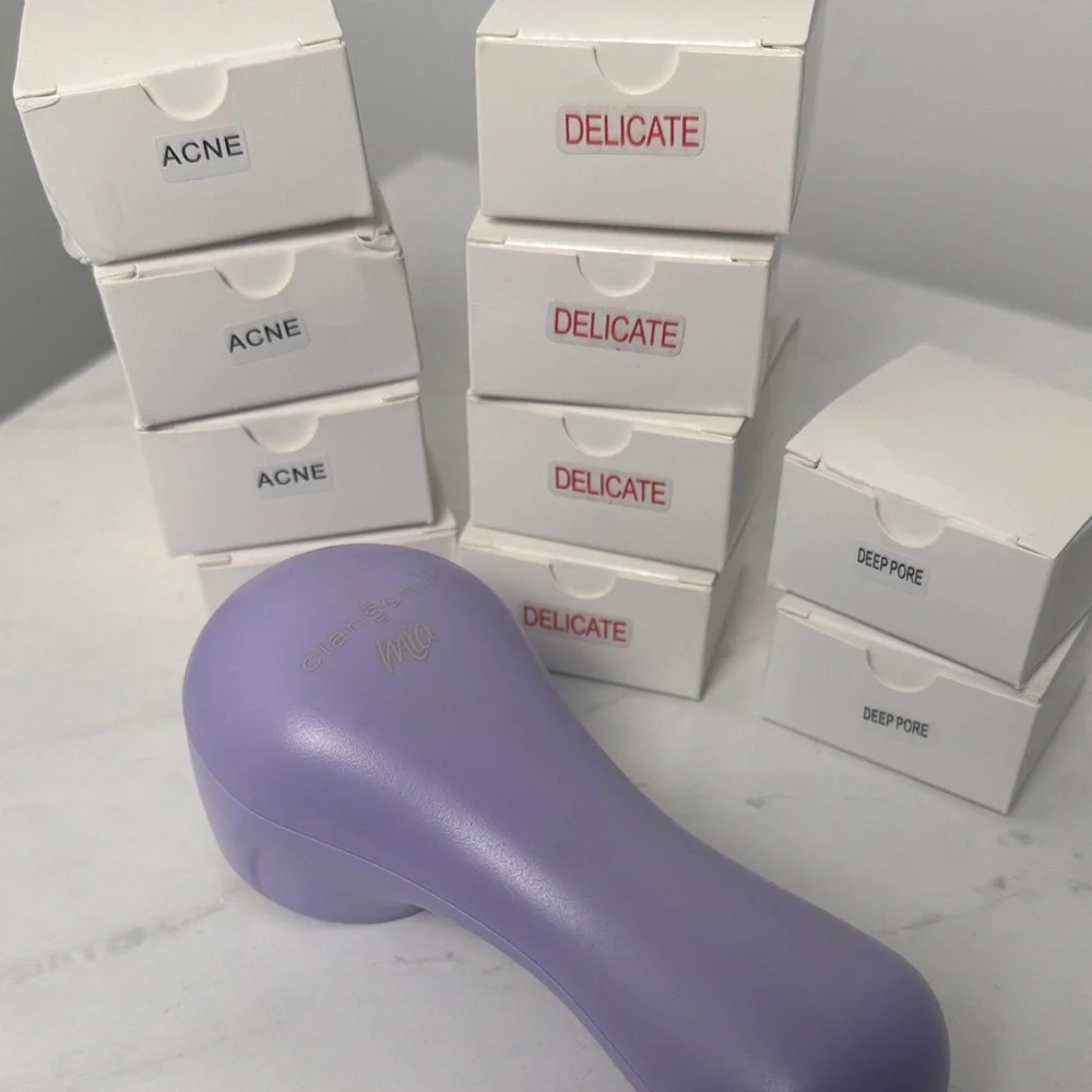 Clarisonic Mia Purple Facial Cleansing Brush with 10 unused heads
